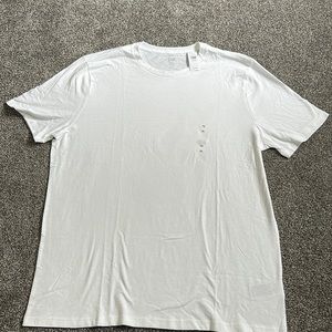 THE GAP Mens XL New With Tags! White Tshirt